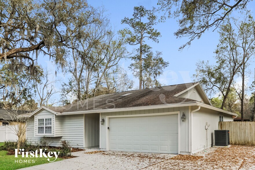 Building Photo - 6181 Island Forest Dr
