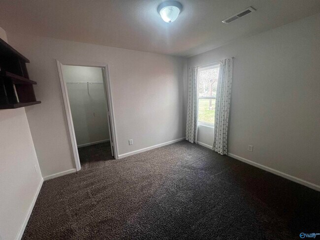 Building Photo - 163 Sagebrook Dr