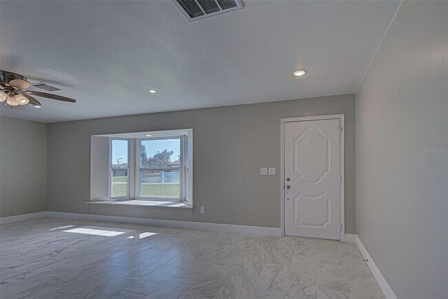 Building Photo - 7379 Snow Dr
