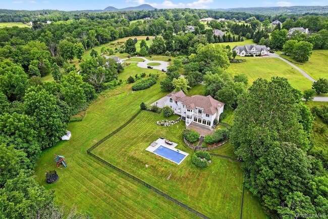 Building Photo - 7 Paiges Way