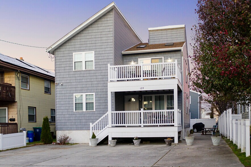 Primary Photo - 129 5th St S
