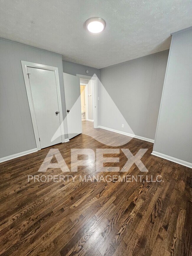 Building Photo - Craftsman Style 2 Bd 1- Ba Single Family H...