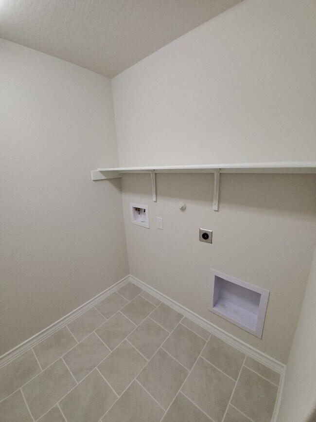 Building Photo - Newly Built Home in the Red River Ranch Ne...