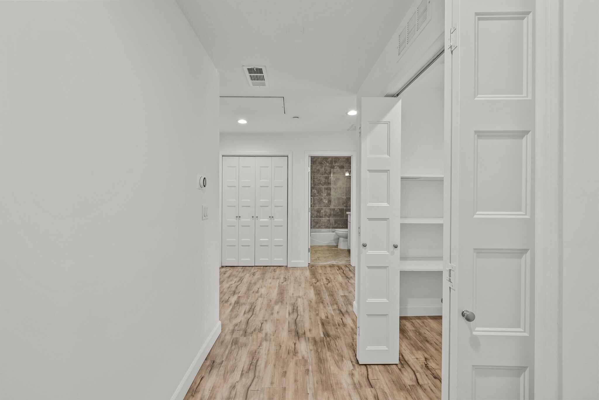 Building Photo - 9104 Burnet Ave
