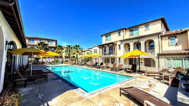 Building Photo - Luxury Builder Model Home - Resort Style Amenities In A Gated Community
