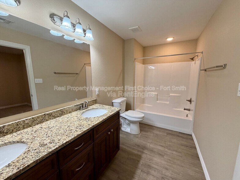 Building Photo - 6609 Leightyn Ln