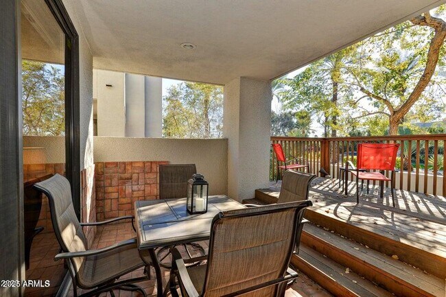 Building Photo - 7700 E Gainey Ranch Rd