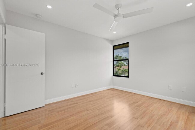 Building Photo - 9148 SW 129th Ln