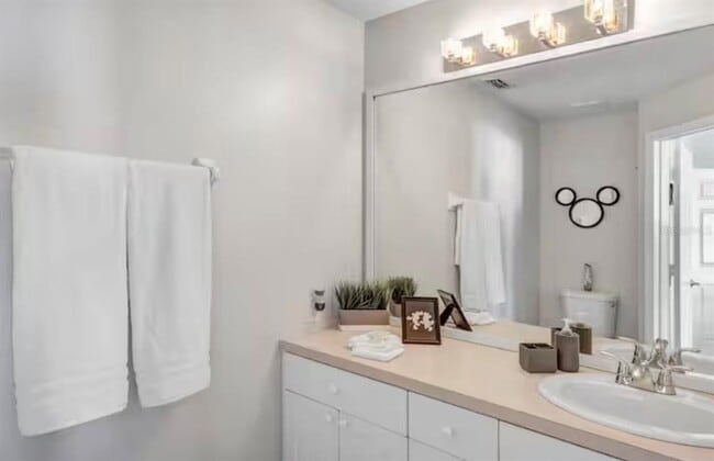 Building Photo - 8117 Princess Palm Ln