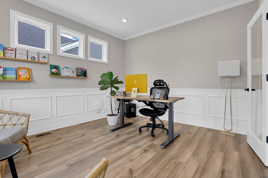 Building Photo - 300 Harness Way