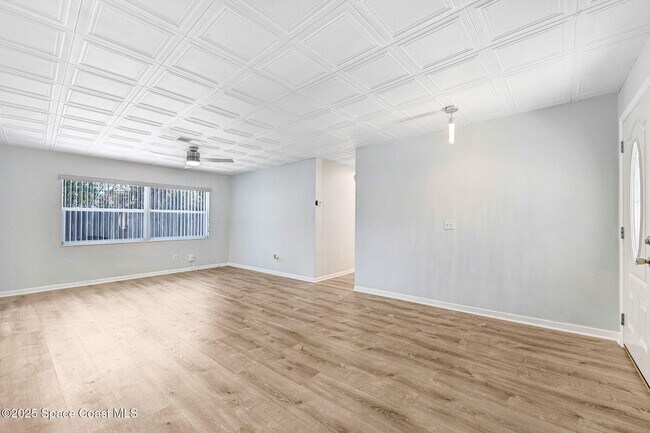 Building Photo - 1028 Coronado Dr