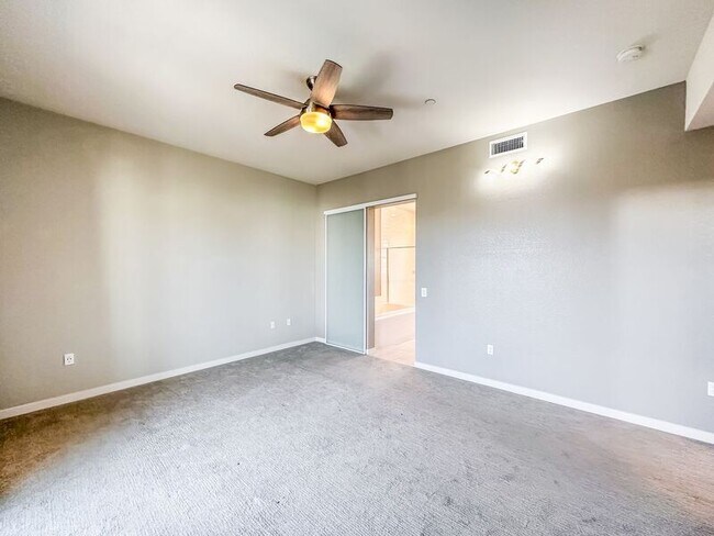 Building Photo - 2055 Bravo Loop