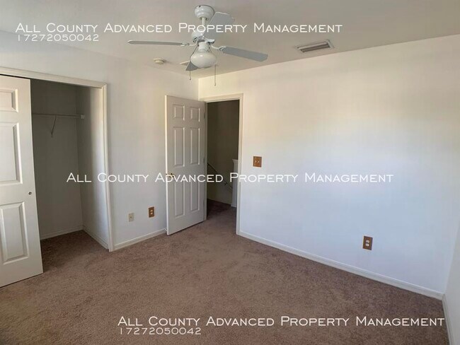 Building Photo - Waterford townhome for rent many amenities