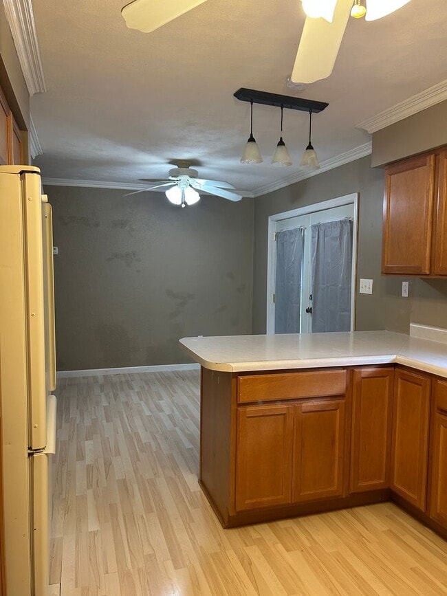 Building Photo - 10 Tanbark Dr