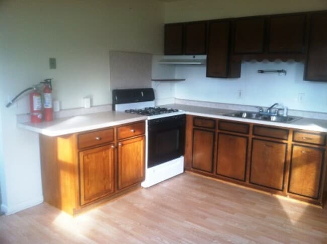 Building Photo - 1128 Napoleon Rd