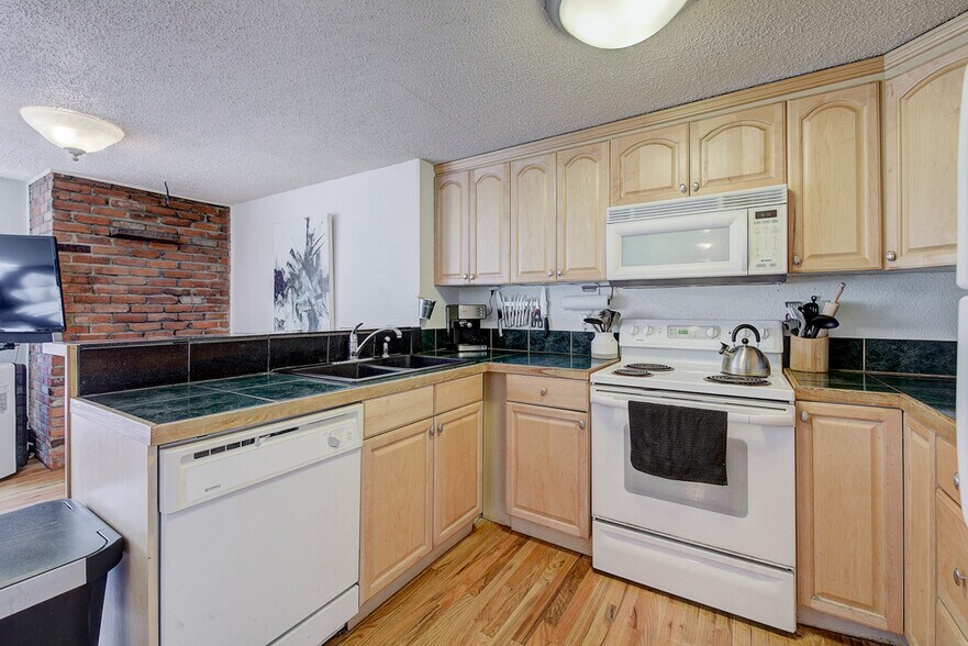 Building Photo - 155 S Pennsylvania St