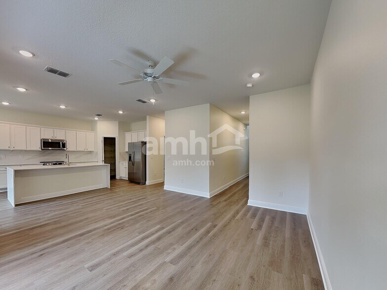Building Photo - 1550 Blue Nile Pt