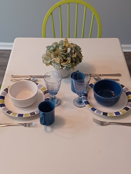 The personal touches make all the difference! - 4107 Crane St