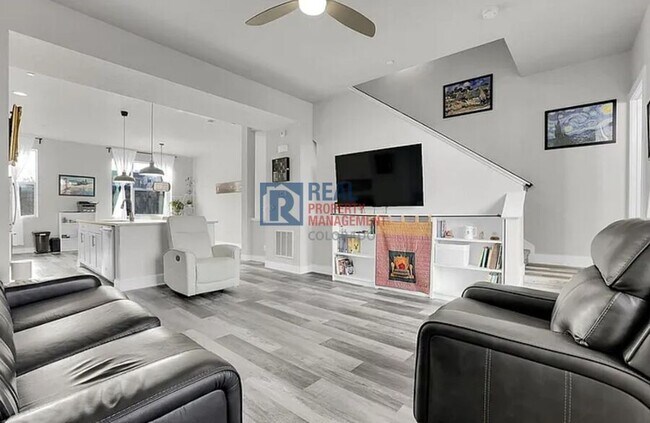 Building Photo - 7040 W Alaska Dr