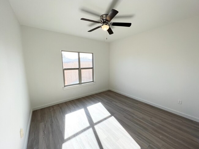 Building Photo - 5527 Itasca St