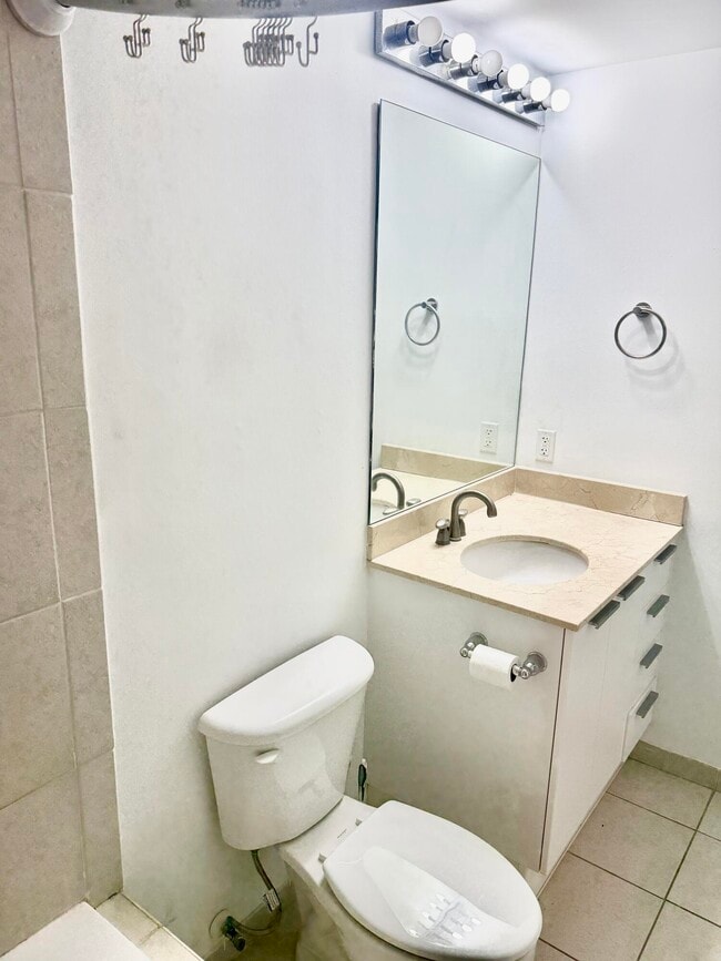 Building Photo - 140 S Dixie Hwy