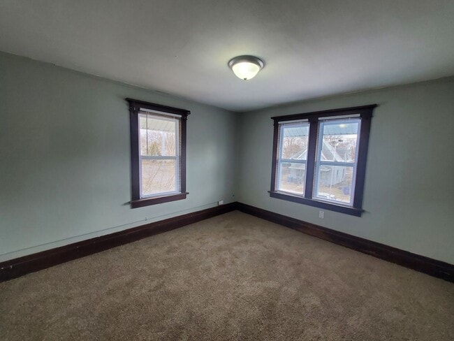 Building Photo - FOR RENT- 416 Riehl-Newly Remodeled! Pets ...