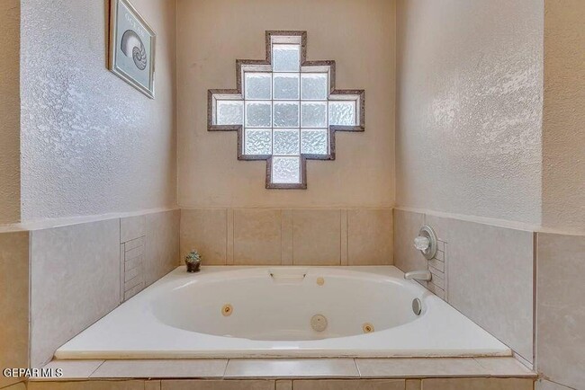 Building Photo - 1009 Sun Ridge Dr