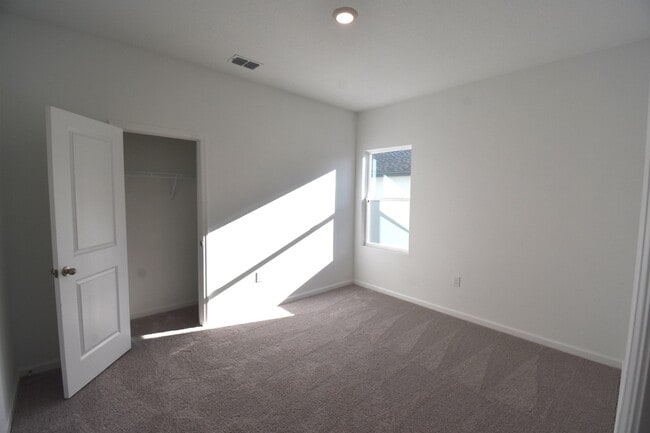 Building Photo - 2090 Gold Dust Dr