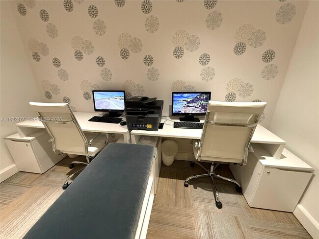 Building Photo - 951 Brickell Ave