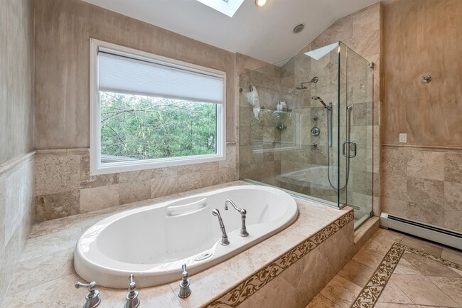 Building Photo - 55 Auryansen Ct