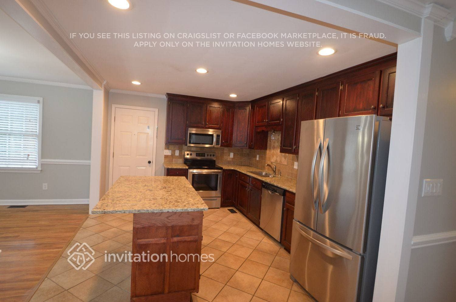 Building Photo - 3650 Farm Lake Dr SW