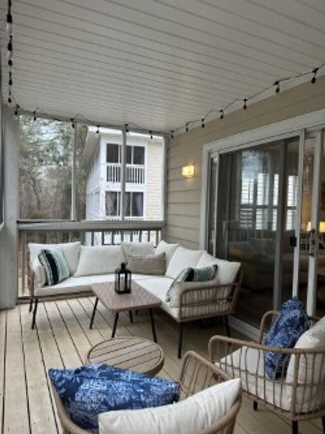 Building Photo - FULLY FURNISHED 1 BEDROOM NOW AVAILABLE