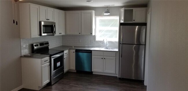 Building Photo - 662 Taylor St