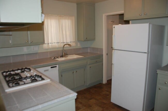 Building Photo - Large Home Near Magnolia Shopping Center