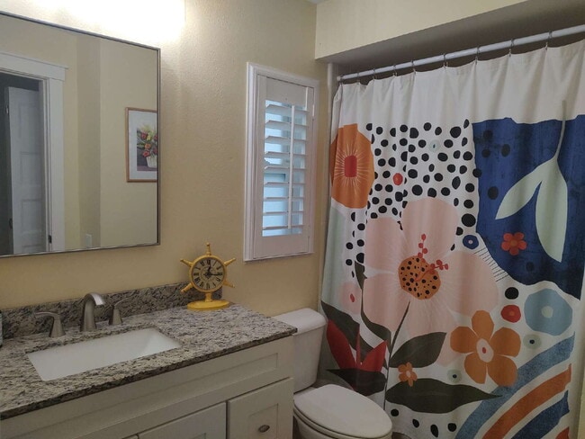 Building Photo - "Fully Furnished 2-Bedroom 2 Full Baths in New Port Richey – Your Perfect Retreat Awaits!"