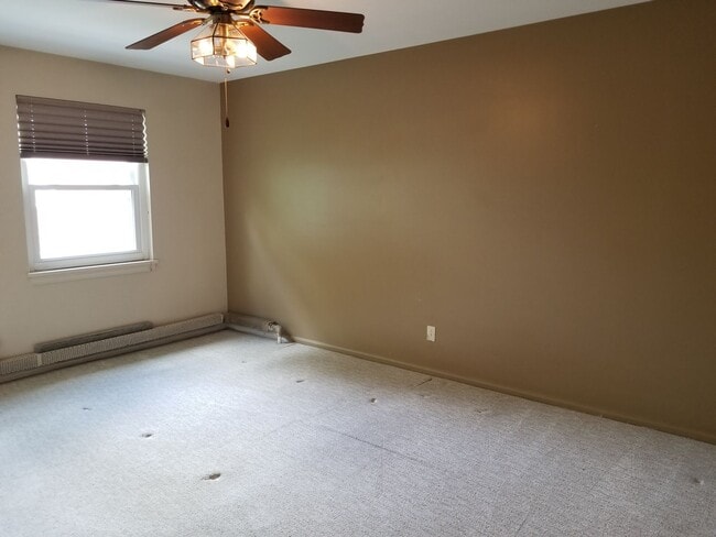 Building Photo - Mayflower Condo for Rent