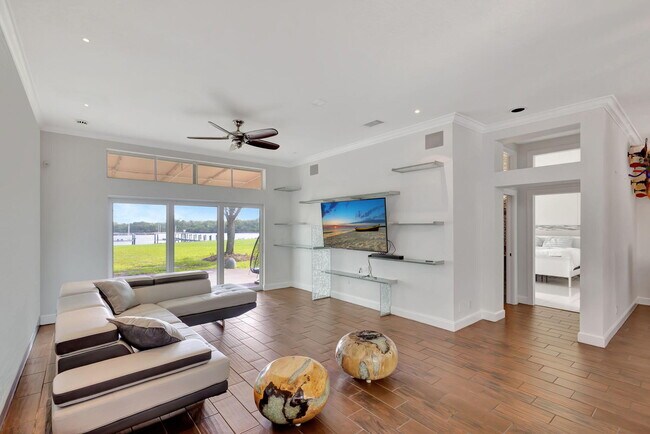 Building Photo - 16334 Port Dickinson Dr