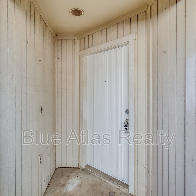 Building Photo - 712 Via Miramonte
