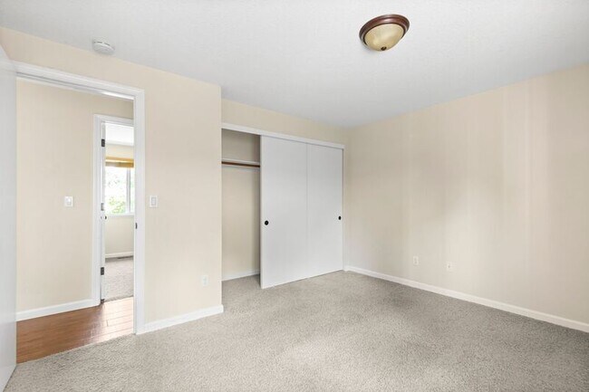 Building Photo - 3918 SE 52nd Ave