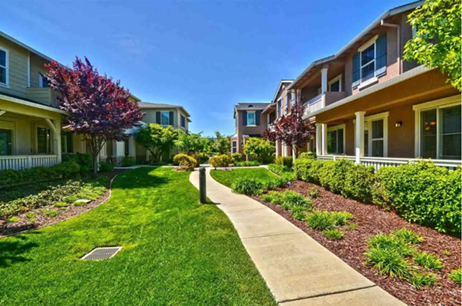 Building Photo - COMING SOON-Charming 3 bedroom home -with ...