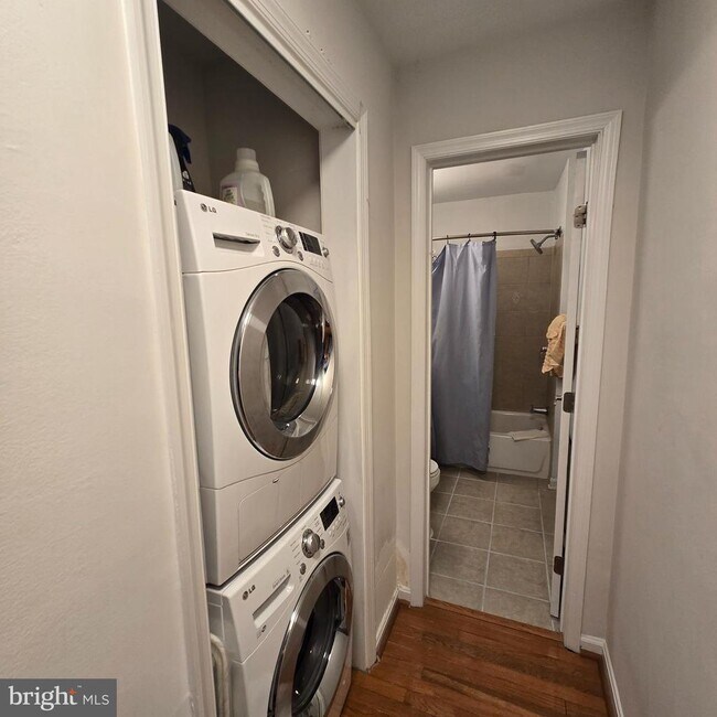 Building Photo - 3336 Spring Ln