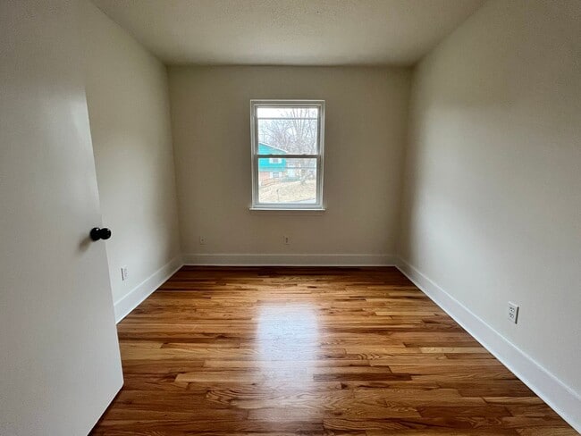 Building Photo - Newly renovated 3bed/2bath in east ridge for Rent!
