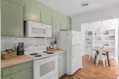 Building Photo - 122 Westview Dr