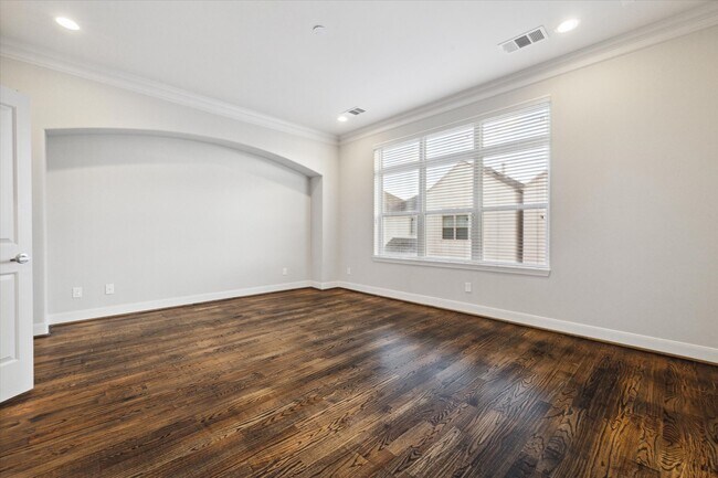 Building Photo - 6008 Park Cir Dr