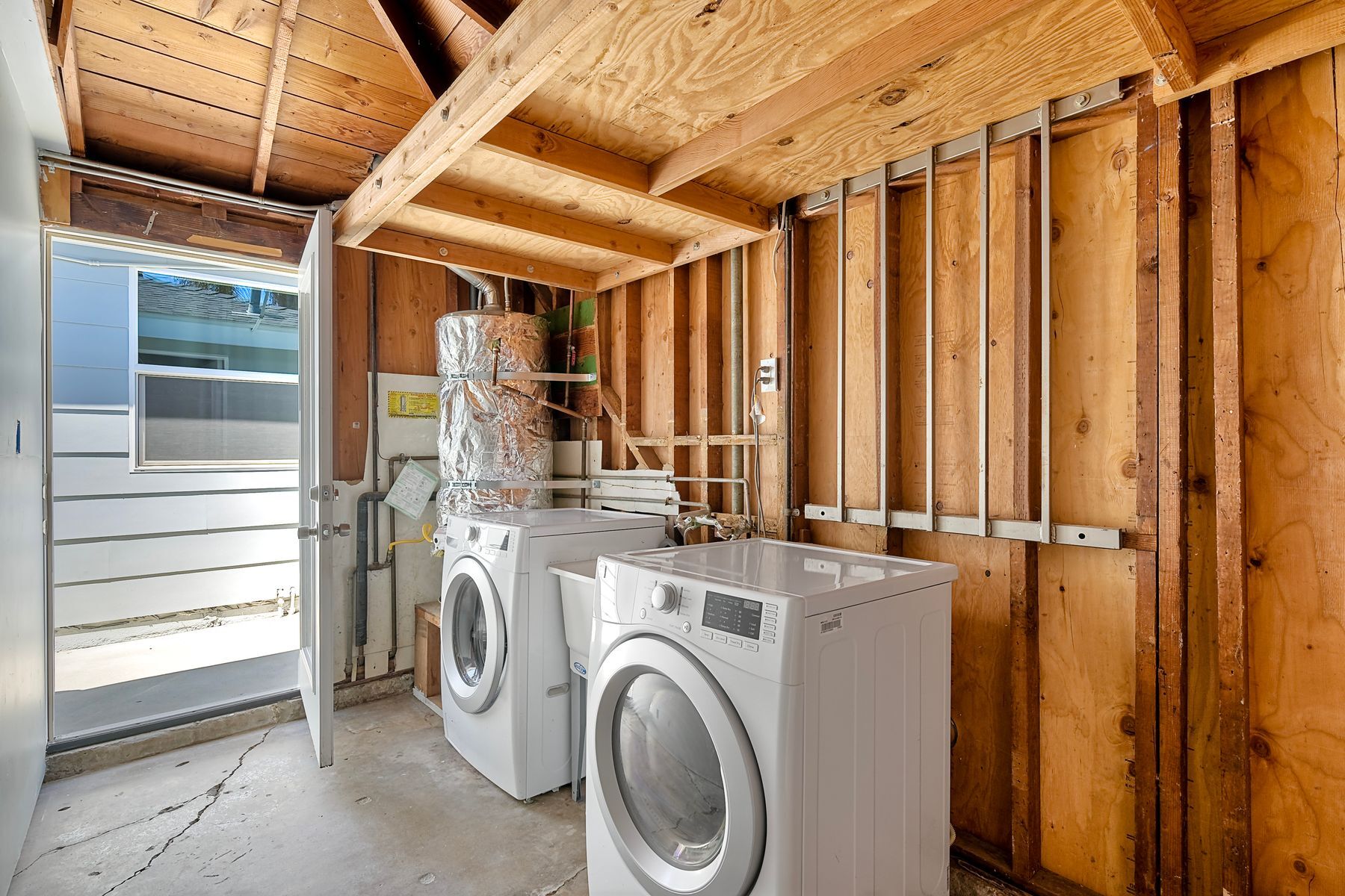 Laundry Room - 6258 Pembroke Dr