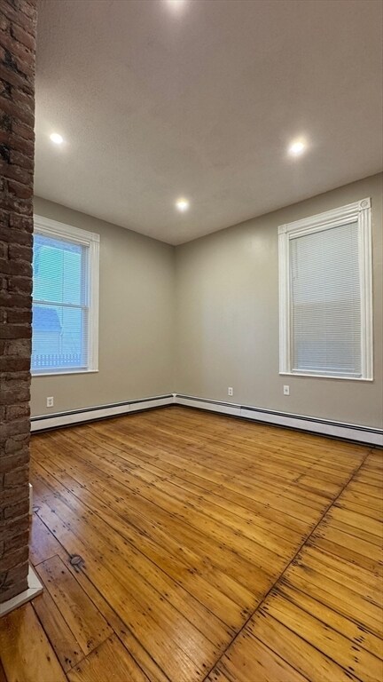 Building Photo - 62 River St