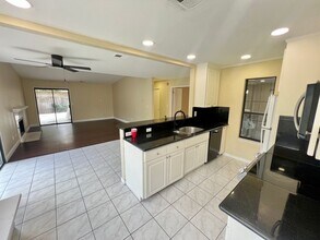 Building Photo - 3 bed 2 bath in Lincoln Village West