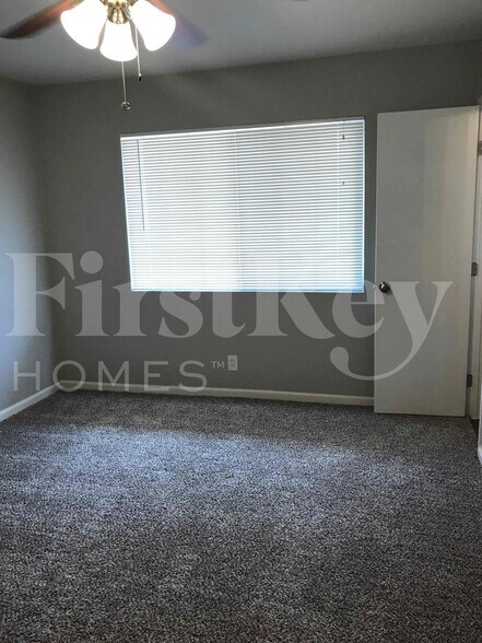 Building Photo - 5904 Jerry Dr