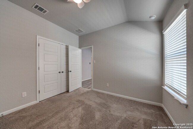 Building Photo - 4 Bedroom/3 Bath Remington Ranch Subdivision