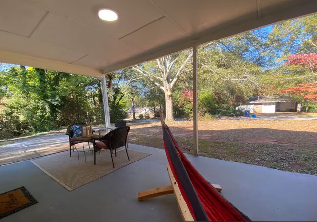 Building Photo - 210 Vista Dr